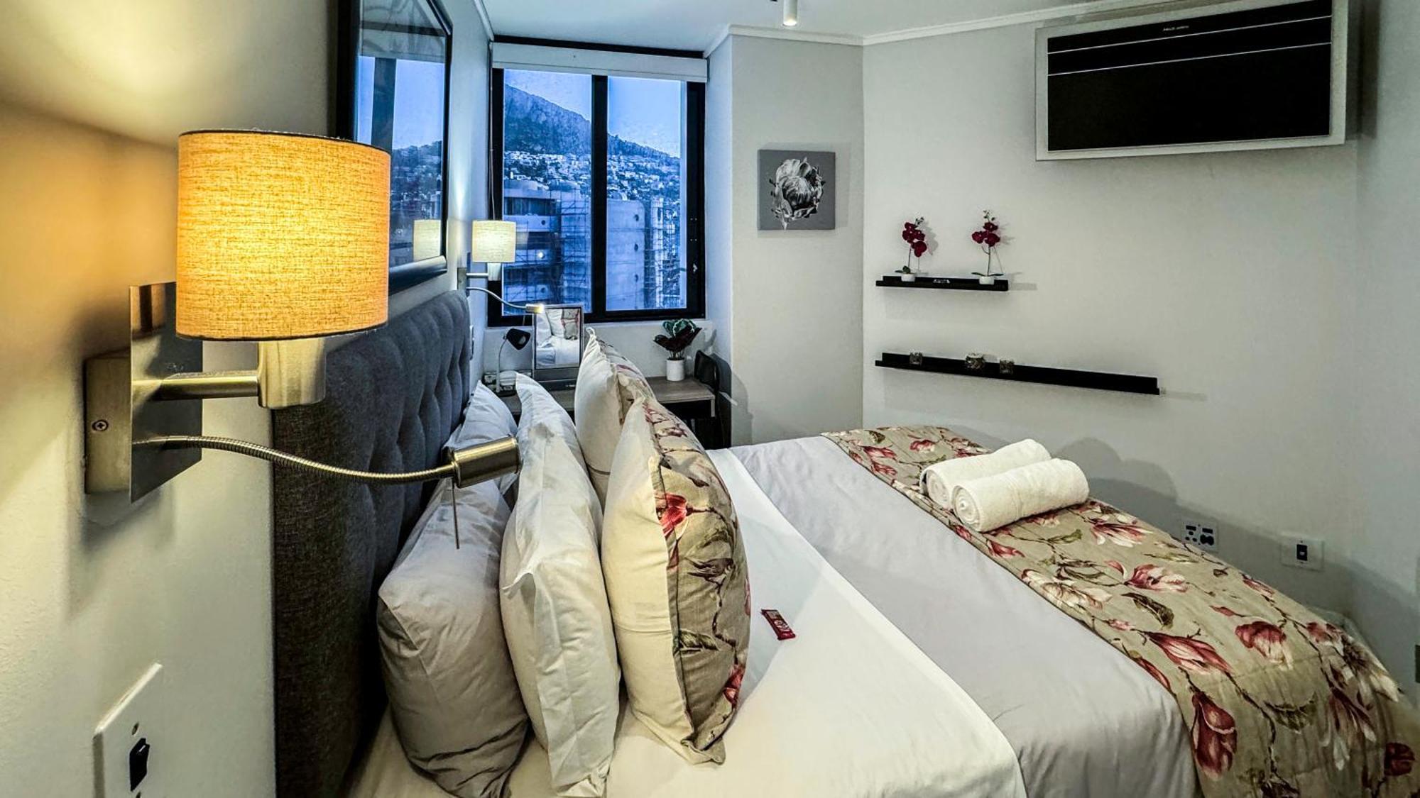 Flamingo Sea Point Sea View Luxury Best Position 1 Bedroom Apartment Queen Size Bed & Inverter For Tv Kapské Město Exteriér fotografie